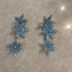 Flower dangle earrings. Never been worn.